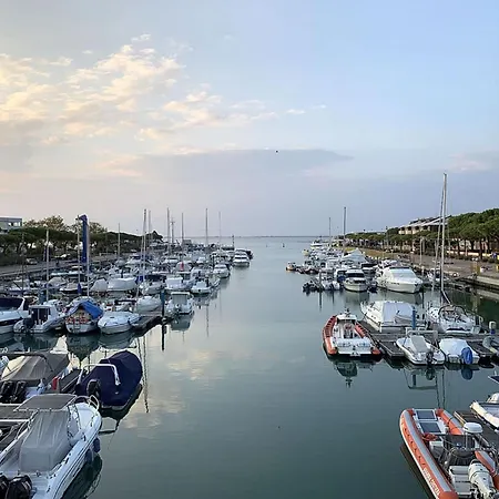 Cozy With Sea View In Lignano Sabbiadoro
